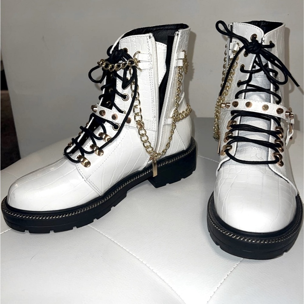 PrettyLittleThing Combat Boots